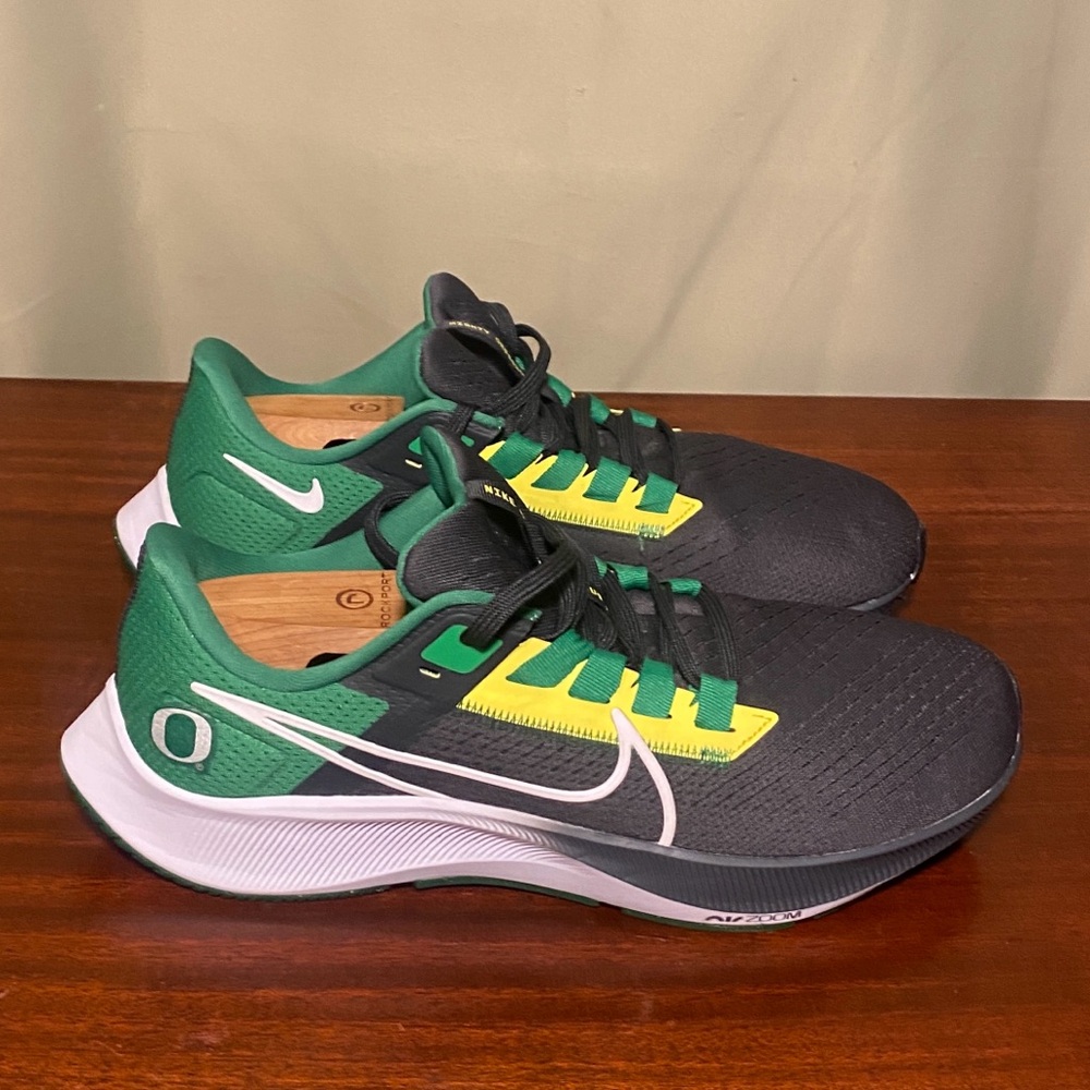 Nike Air Zoom Pegasus 38 Oregon Ducks Mens Running Shoes 9.5